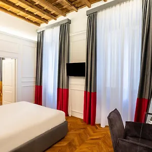 largo-arenula-suites.it-romehotels.com/